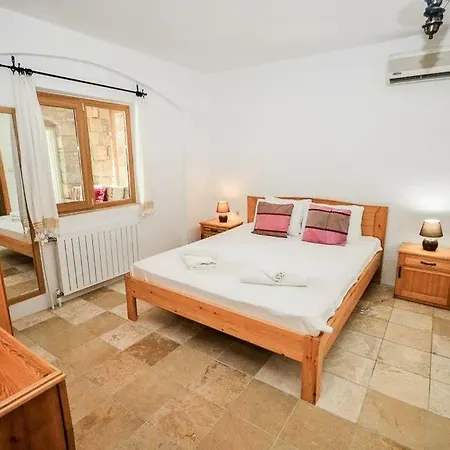 فيلة Sleeps 6 Pool Air Con Wifi T802306