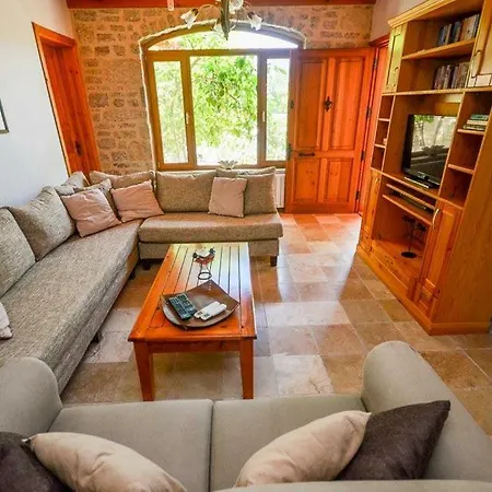 Villa Sleeps 6 Pool Air Con Wifi T802306 Bitez