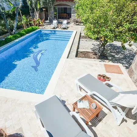 Sleeps 6 Pool Air Con Wifi T802306 Bitez