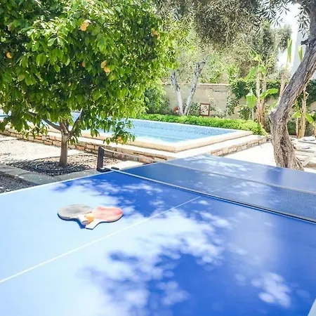 فيلة Sleeps 6 Pool Air Con Wifi T802306 *